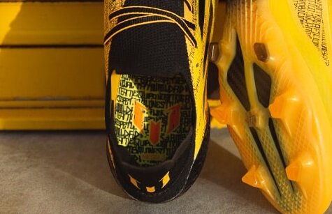 メッシのシグネチャースパイクに新色が登場！「エックススピード