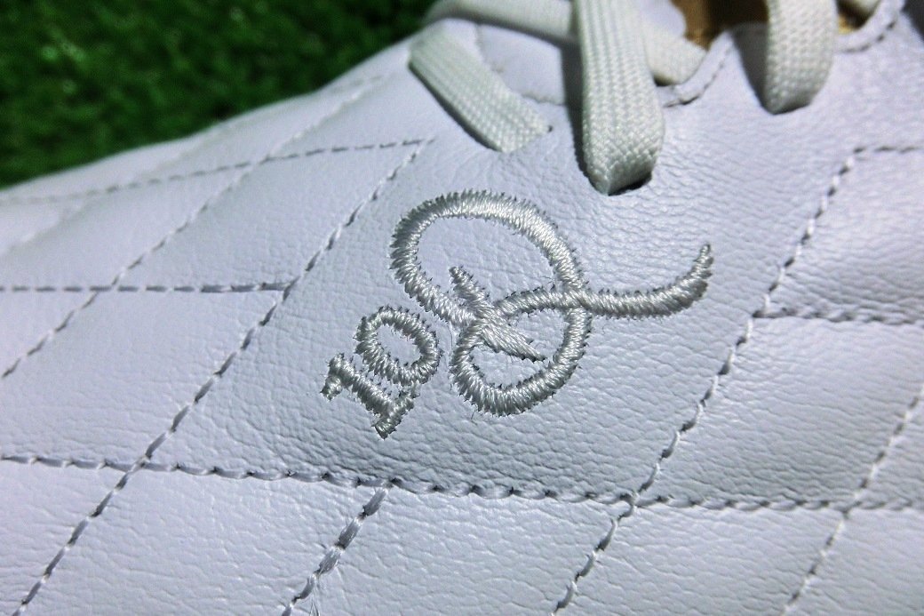 詳細】 ナイキ ルナ レジェンド7 PRO 10R IC (ホワイト×ゴールド