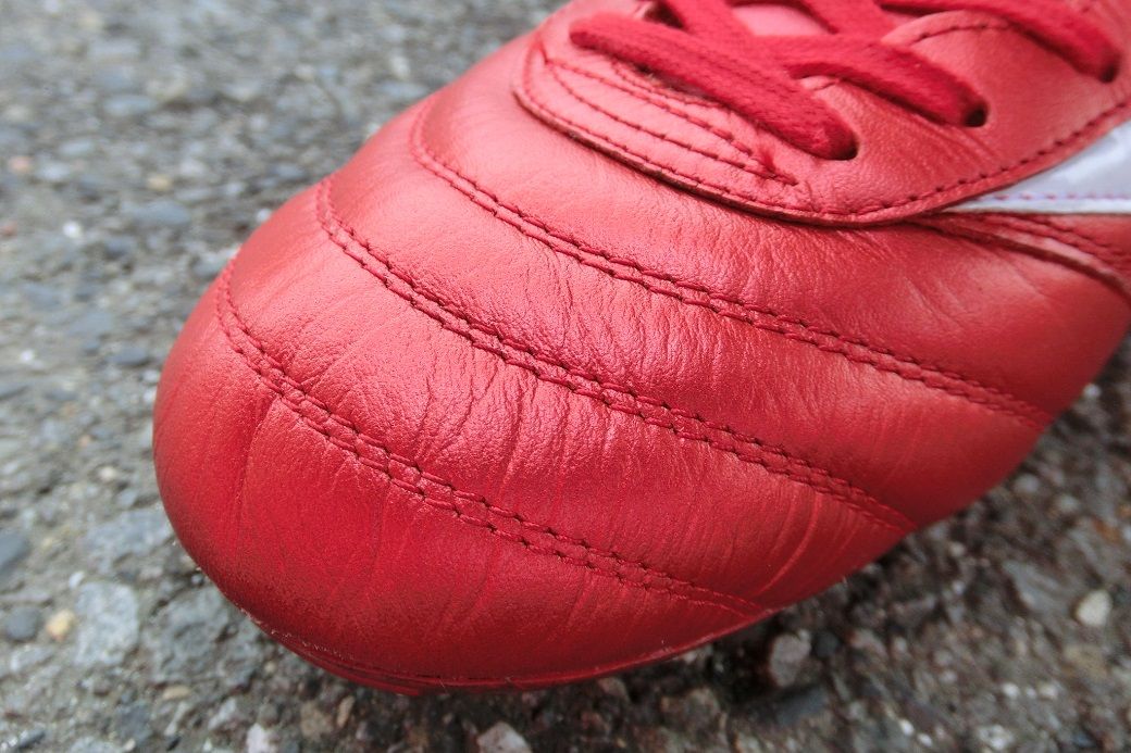 ミズノ モレリア2 & モレリアNEO2のレッドカラー(赤×白)をクローズ