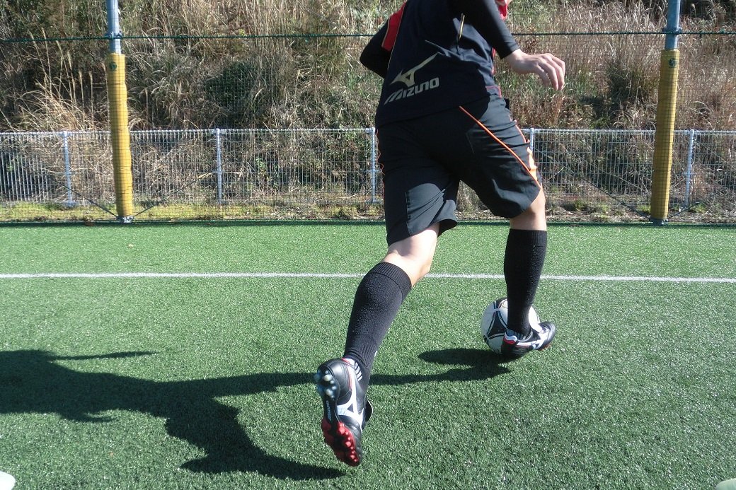 レビュー】 ミズノ モレリア2TM (人工芝用モレリア) 評価 : Kohei's