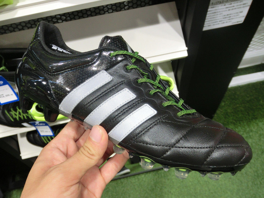 省スペース 洗える おしゃれ サッカースパイク adidas エース15.1HG LE