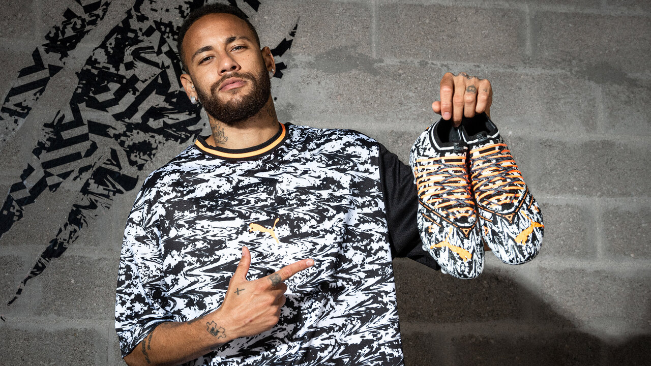 ネイマール着用スパイク「PUMA フューチャーZ 1.3 Teaser Edition