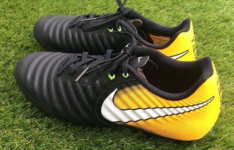 ナイキ　ティエンポ　リゲラ　IV ナイキid 美品 ナイキ ティエンポ リゲラ IV ナイキid 美品 サッカー・フットサル