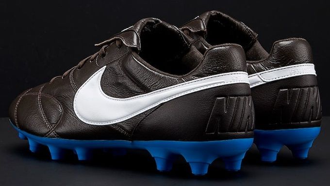 リメイク】 ナイキ プレミア2 FGにEURO2008カラーが復刻 リメイク】 ナイキ プレミア2 FGにEURO2008カラーが復刻