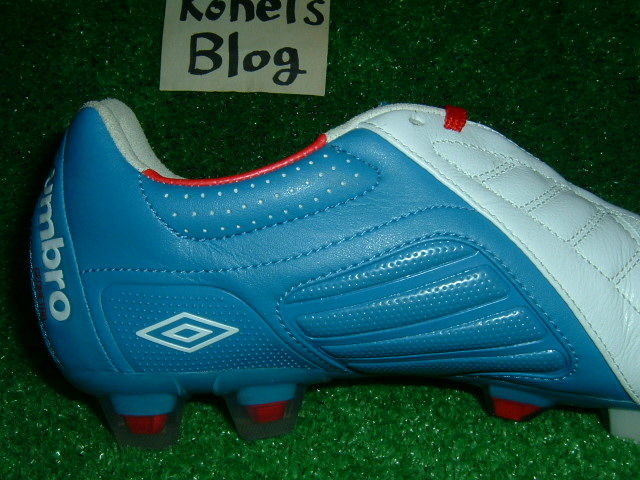 美品　umbro ジオメトラ アンブロサッカースパイク 『ジオメトラ』シリーズ