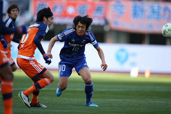 中村俊輔がTV番組でアディダス『F50アディゼロゴースト』を着用