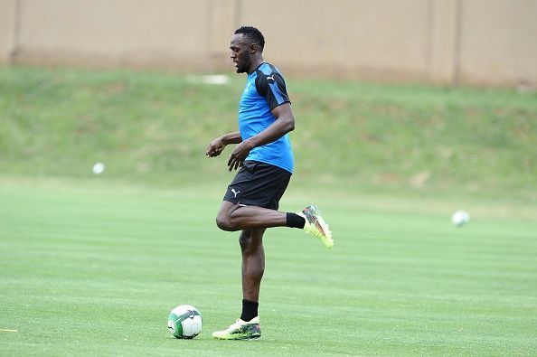 ウサイン・ボルト着用サッカースパイク PUMA フューチャー18.1 NETFIT