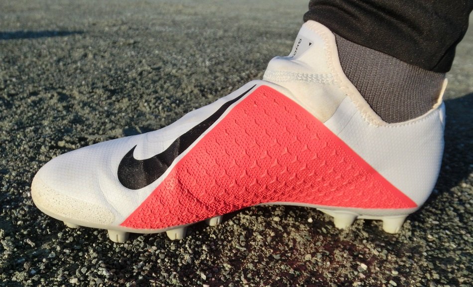 レビュー】 ナイキ ファントムビジョン アカデミー HG 評価 : Kohei's