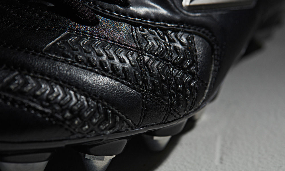 プロ生活20周年記念】 アンブロ アクセレイターYATTO 20TH 遠藤