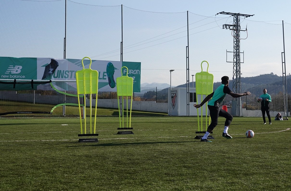 アスレティック ビルバオの練習場に潜入 ニューバランスfuron V5試履き会レポート Kohei S Blog サッカースパイク情報ブログ