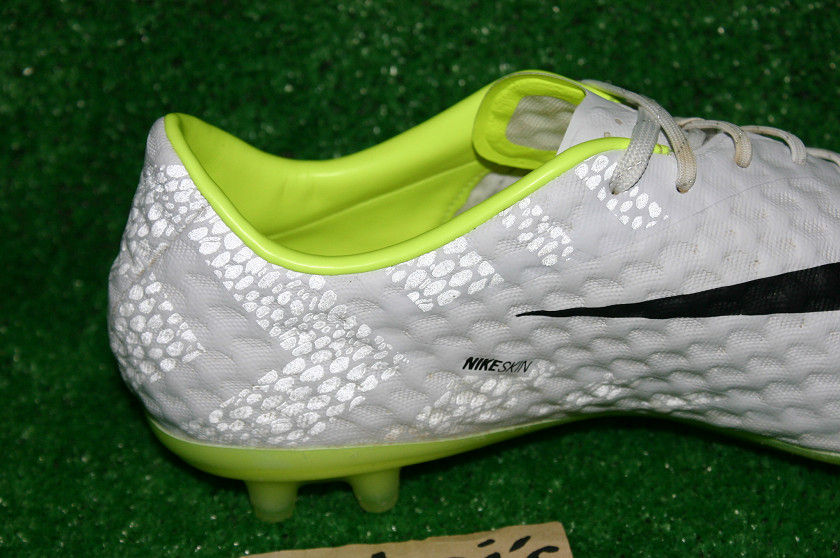 ナイキ ハイパーヴェノム ファントム FG ホワイトパック リフレクティブ ナイキ ハイパーヴェノム ファントム FG ホワイトパック