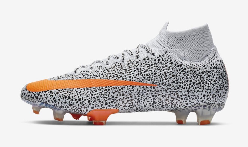 マーキュリアルスーパーフライ7 CR7 SAFARI 正式公開 (10周年記念