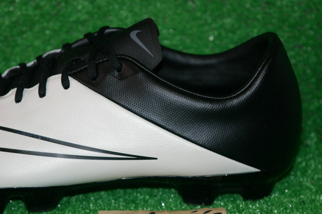 NIKE マーキュリアル ベロチ Ⅱ HG-Vレア 希少モデル NIKE ナイキ マーキュリアル ベロチ II HG-V(ブラック×オレンジ