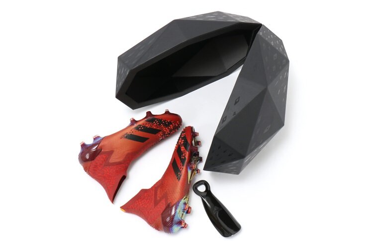 アディダス限定スパイク「プレデタードラゴン20+FG」アニマル