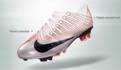 初代マーキュリアルスーパーフライのカラーをヴェイパー13