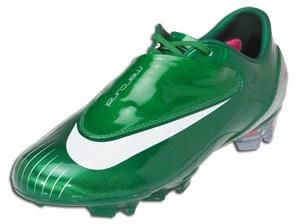 MERCURIAL VAPOR VIII iD 登場 : Kohei's BLOG サッカースパイク情報ブログ