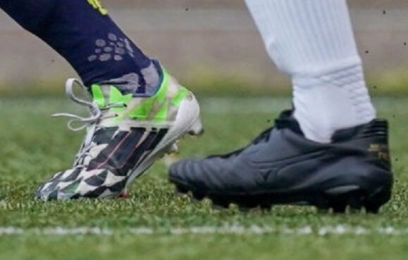 ユニークなF50アディゼロ4を着用するプロサッカー選手が登場 : Kohei's