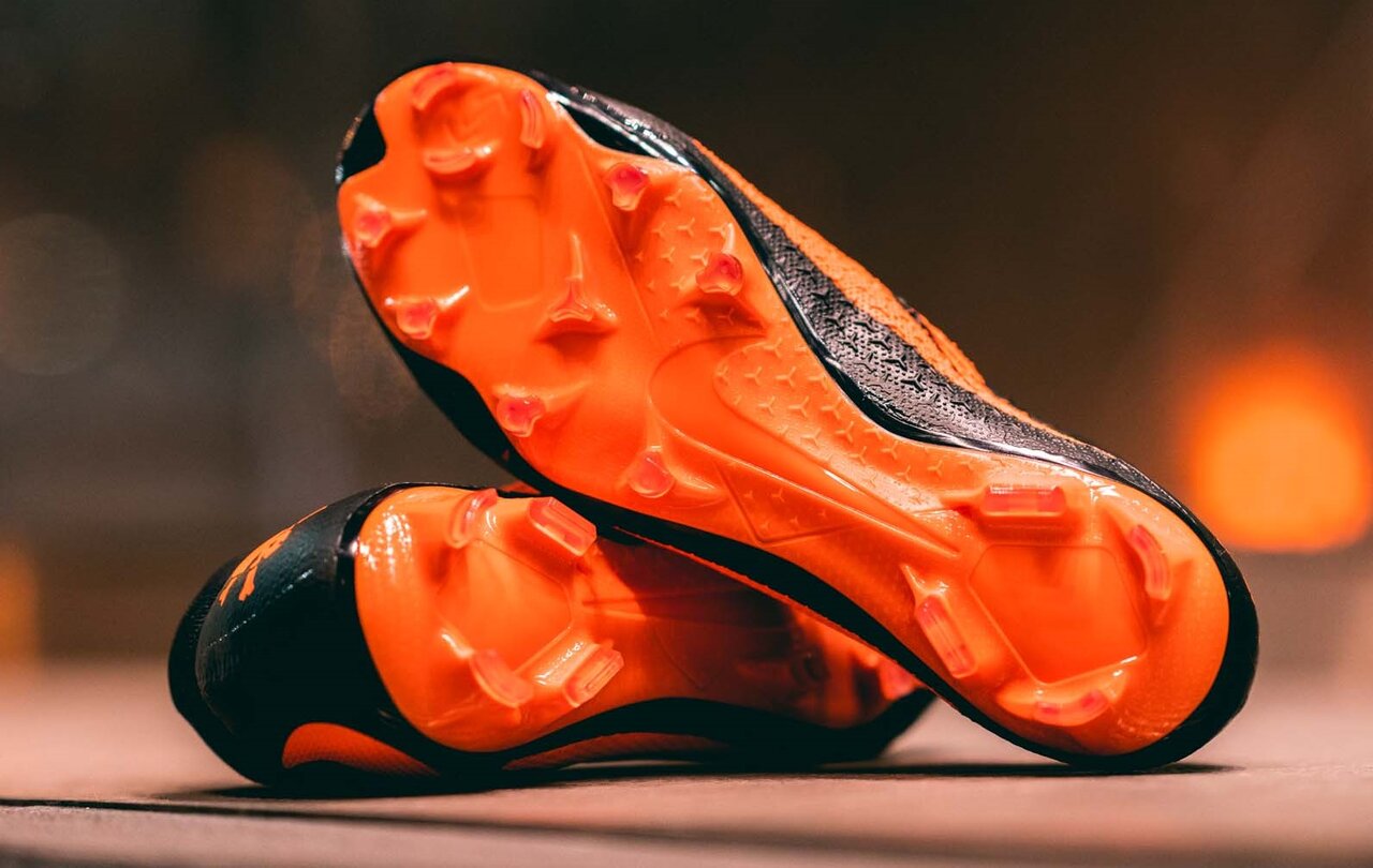 ハイパーヴェノム 復刻 26.5 NIKE、伝説のサッカースパイク