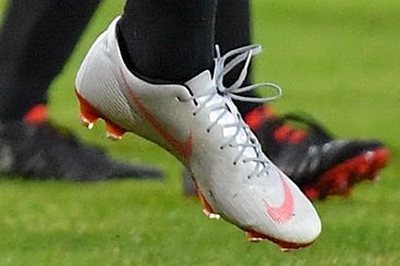 原口元気が特注スパイク「NIKE ヴェイパー12エリートPRO FG」を