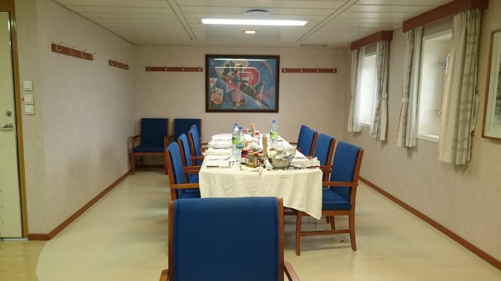 コンテナ船乗船２日目 香港出港と驚きの船内設備 コンテナ船クルーズと貨物船の旅