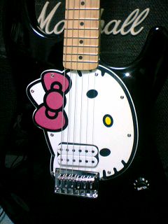 Fender Hello Kitty Stratocaster（#1） : Liquid Brains of OZ