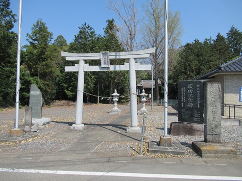 横見神社全景