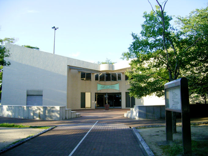 広島市立まんが図書館1
