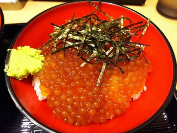 いくら丼(笑)