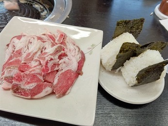 肉お替り2人前+おにぎり