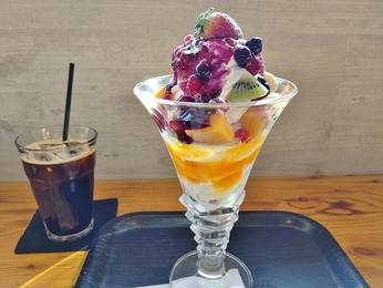 フルーツパフェ