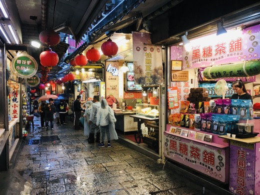 C59CBAF7-01E8-4C48-B39E-5BC150BBD9EC