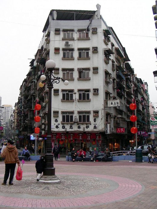 src_10803594
