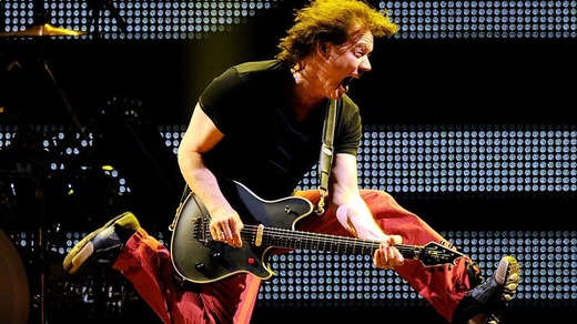 2d2da2-20201006-eddie-van-halen-cmpr-01