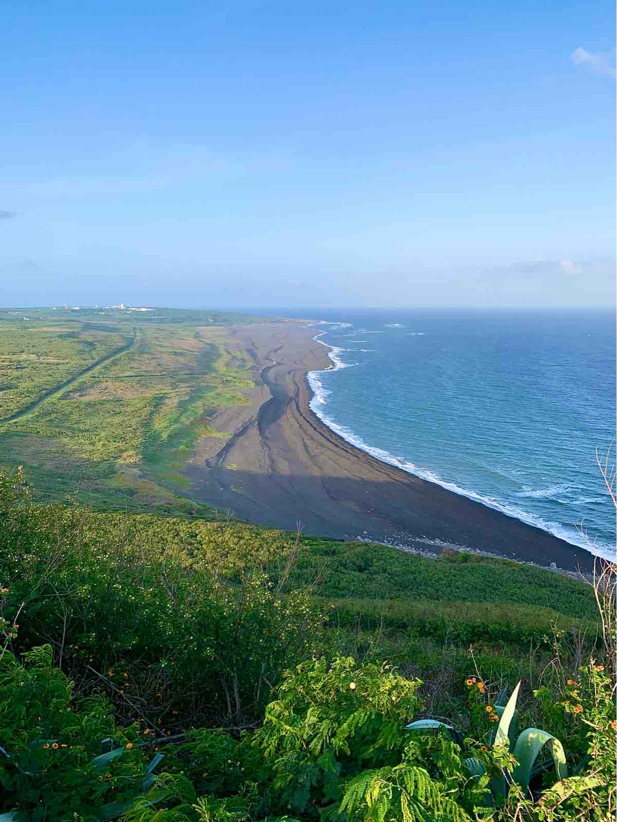 パイパン海 硫黄島譚・聖地（摺鉢山）へ : コイワカメラの「世界の路地裏で（または女たち）」