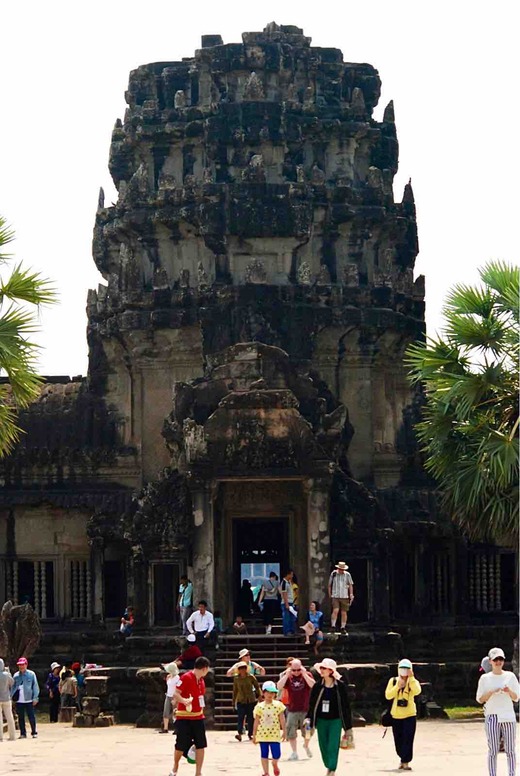 旅の空 カンボジア シェムリアップ アンコール ワット周辺の空 コイワカメラの 世界の路地裏で または女たち
