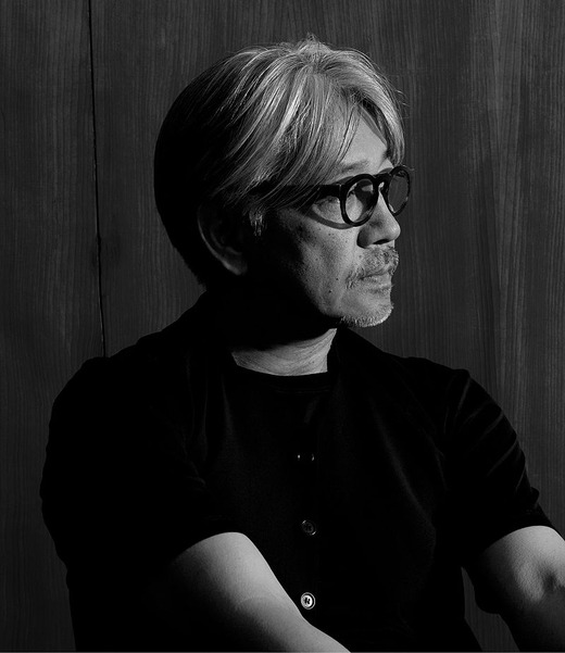 Ryuichi_Sakamoto_side