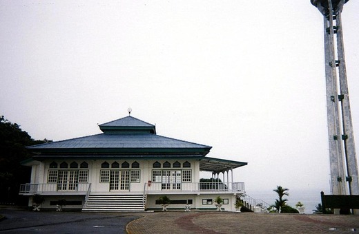 src_10043005