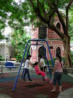 src_12525853