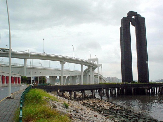 src_12450669