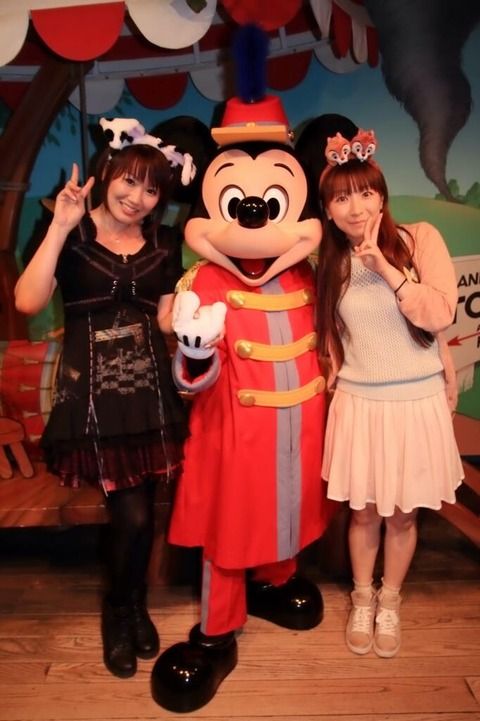 ミッキーも大興奮レベル 佐々木希と大政絢のtdlツーショット パパラッチ通信 ミッキーも大興奮レベル 佐々木希と大政絢のtdlツーショット パパラッチ通信