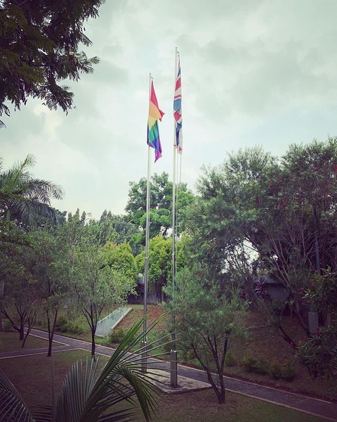 kedubes-inggris-untuk-ri-memposting-dukungan-atas-lgbt