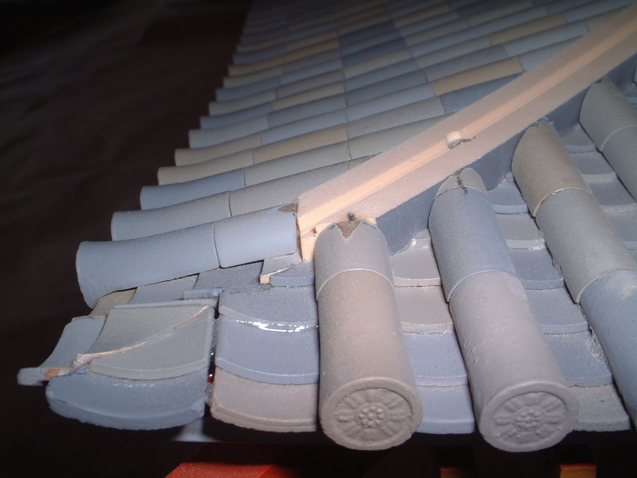 第8号の1 瓦を葺く Vol 1 古建築模型 ひながた のつくり手 京都 桂川のほとりより