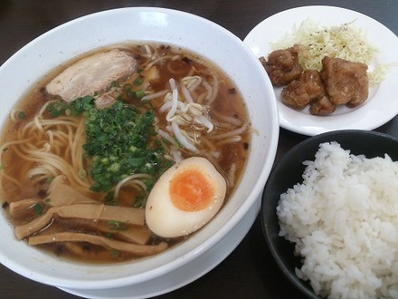 鹿屋ラーメンラーメンセット