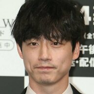 坂口健太郎、一般女性との結婚発表！守り抜いた人気俳優の素顔に迫る