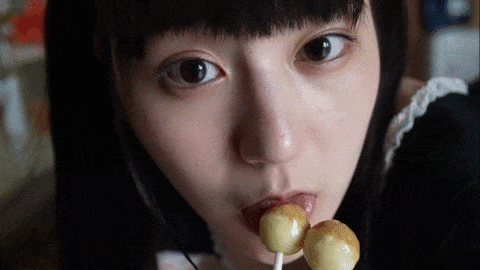 舐めるアイドル