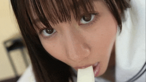 舐めるアイドル