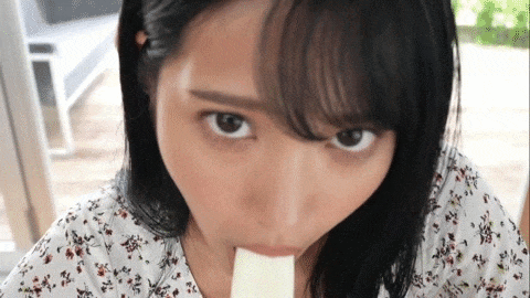 舐めるアイドルの