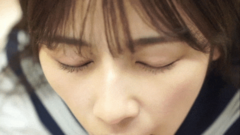 舐めるアイドル