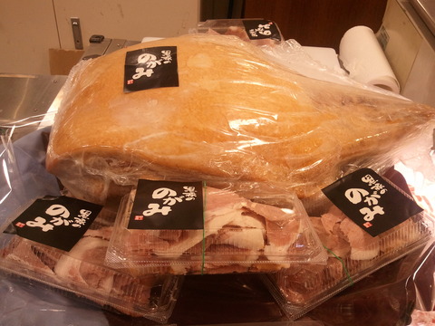 鶴屋催事 骨付きハム
