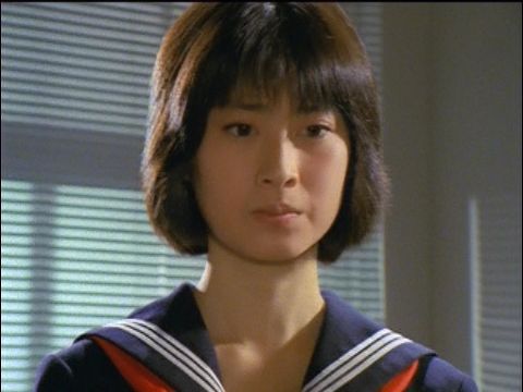 ユミの髪型に見る セーラー服反逆同盟 の制作順序 黒鳥学園反省房 セーラー服反逆同盟 のロケ地